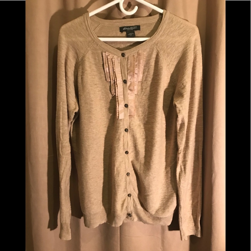 Eddie Bauer XXL sweater tan ruffles in crest area